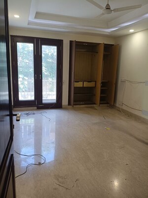 Room in 4 BHK Builder Floor at New Friends Colony – for Sale