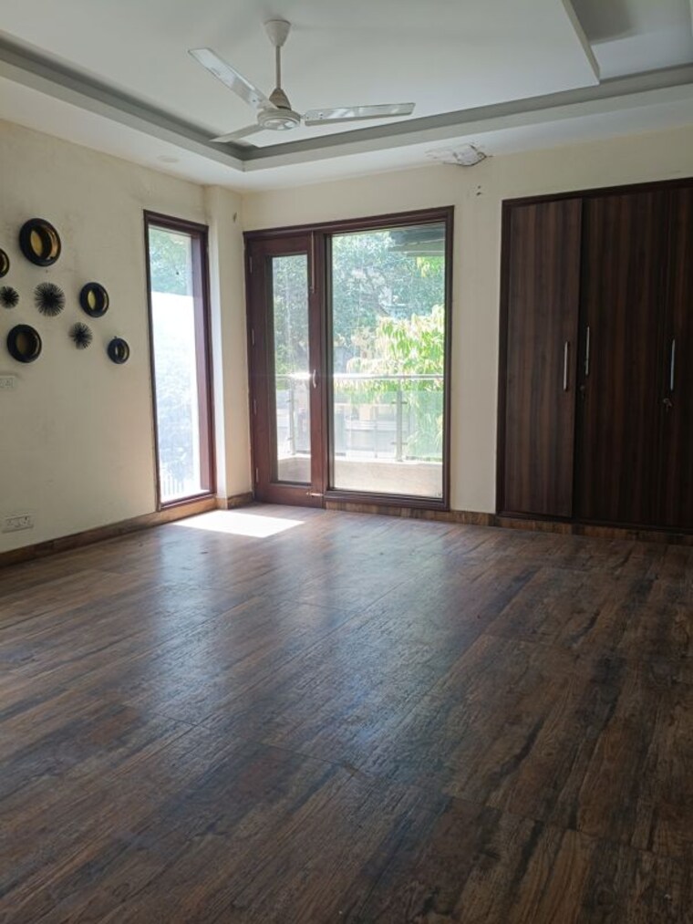 Cover Image, new friends colony 4 Bedroom 500 Sq.Yd. Builder Floor In New Friends Colony Delhi 10638337