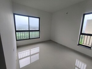 Room in 3.5 BHK Apartment at Shapoorji Pallonji Sensorium, Hinjewadi – for Rent