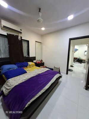 Bedroom in 1 BHK Apartment at Versova – for Rent