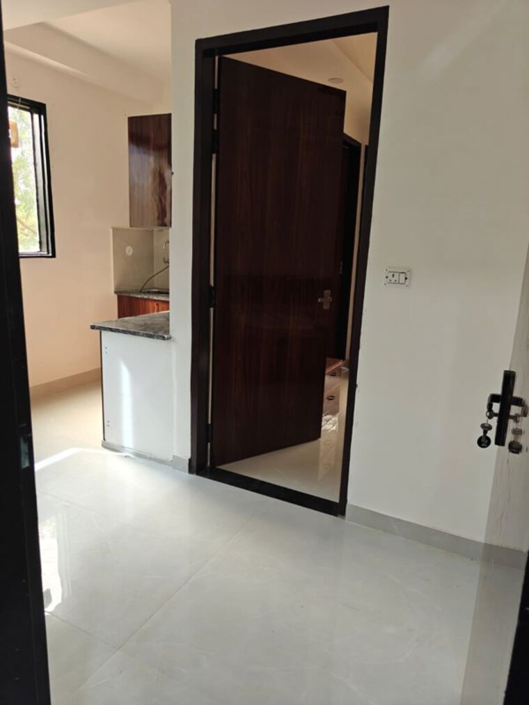 Bathroom, maruti-vihar-saraswati-vihar 1 Bedroom 545 Sq.Ft. Apartment In Saraswati Vihar Gurgaon 10638398