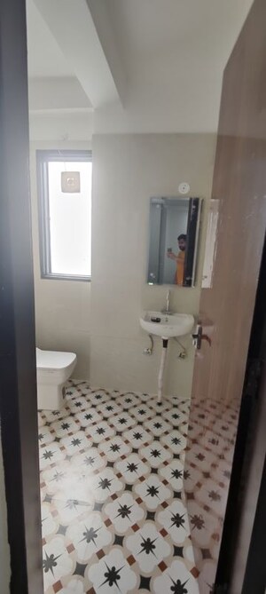 Bathroom in 1 BHK Apartment at Maruti Vihar Saraswati Vihar, Saraswati Vihar – for Rent