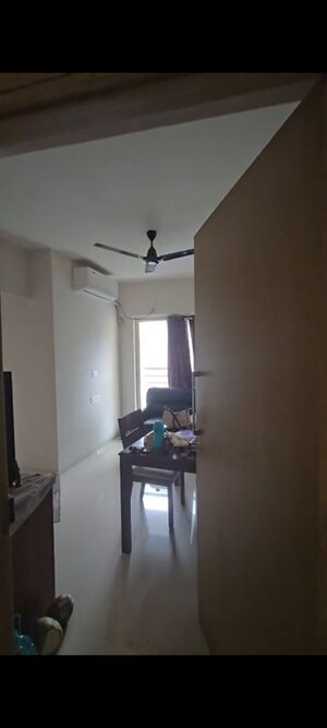 Furnished Amenities in 2 BHK Apartment at Prabhadevi – for Rent