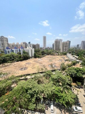 Plot Area in 2 BHK Apartment at Haware Estate, Kasarvadavali – for Rent