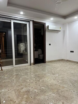 Building Lobby in 3 BHK Apartment at Emaar Emerald Hills Phase 2, Sector 65 – for Rent