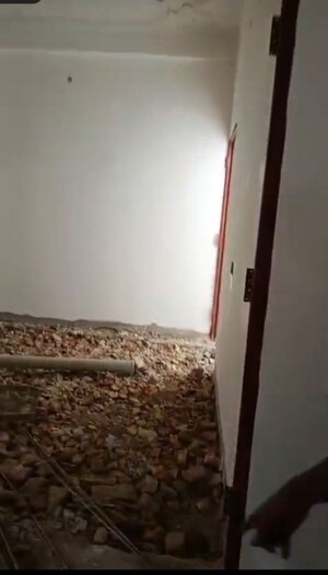 Room in 5 BHK Villa at Jhalwa – for Sale