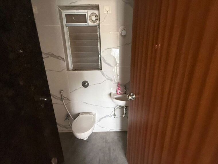 Bathroom, raunak-bliss 1 Bedroom 450 Sq.Ft. Apartment In Ghodbunder Road Thane 10638443