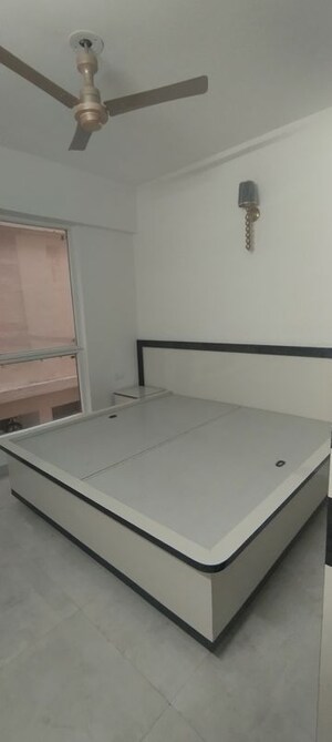Room in 2 BHK Apartment at Signature Global City, Sector 37d – for Rent