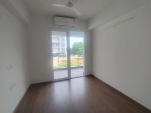Room in 4 BHK Builder Floor at DLF Garden City Independent Floors, Sector 92 – for Rent