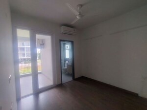 Room in 4 BHK Builder Floor at DLF Garden City Independent Floors, Sector 92 – for Rent