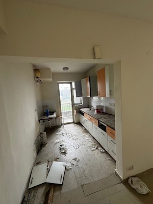 Kitchen in 3.5 BHK Apartment at DLF New Town Heights Town Houses, Sector 86 – for Rent