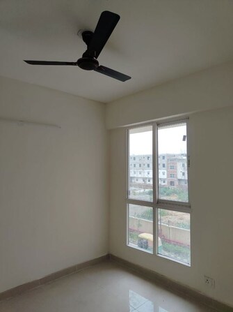 2.5 BHK + Servant Room,Study Room,Extra Room,Basement,Store Room 1200 Sq.Ft. Builder Floor in Smart World Orchard
