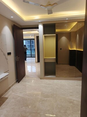 Building Lobby in 3 BHK Builder Floor at Smart World Orchard, Sector 61 – for Rent