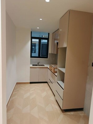 Bathroom in 3 BHK Builder Floor at Smart World Orchard, Sector 61 – for Rent