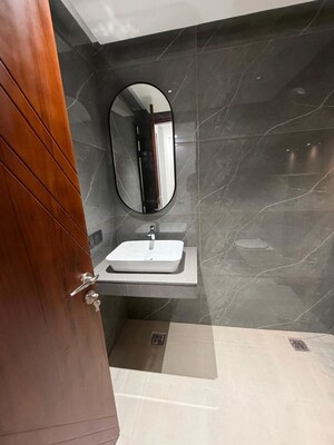 Bathroom in 5 BHK Builder Floor at Dlf Phase ii – for Rent