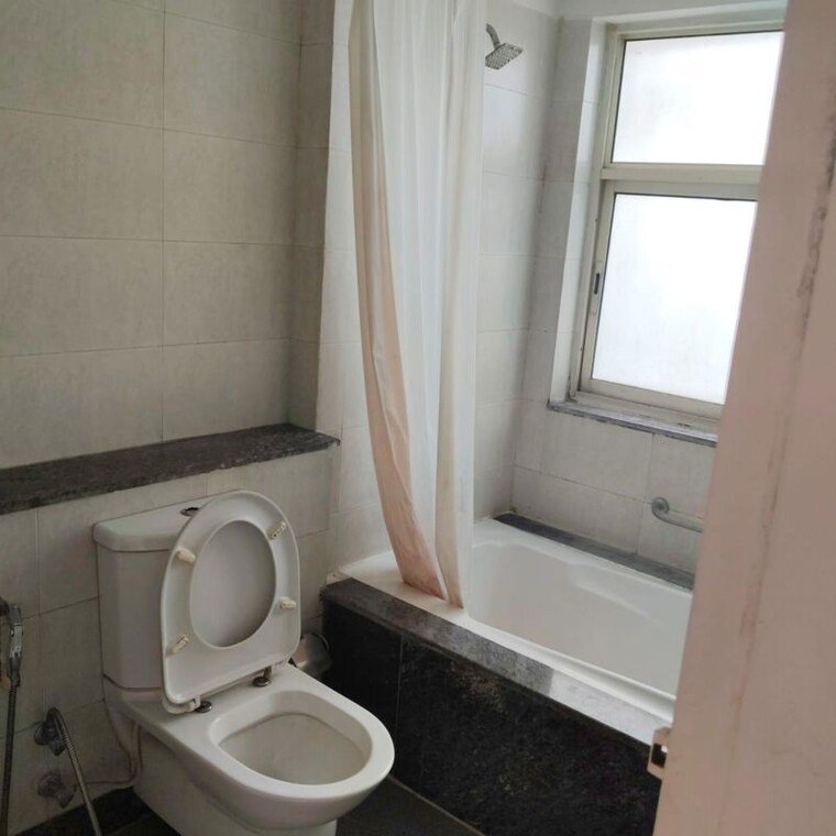 Bathroom, ss-the-palladians 3 Bedroom 1850 Sq.Ft. Builder Floor In Sector 47 Gurgaon 10638488