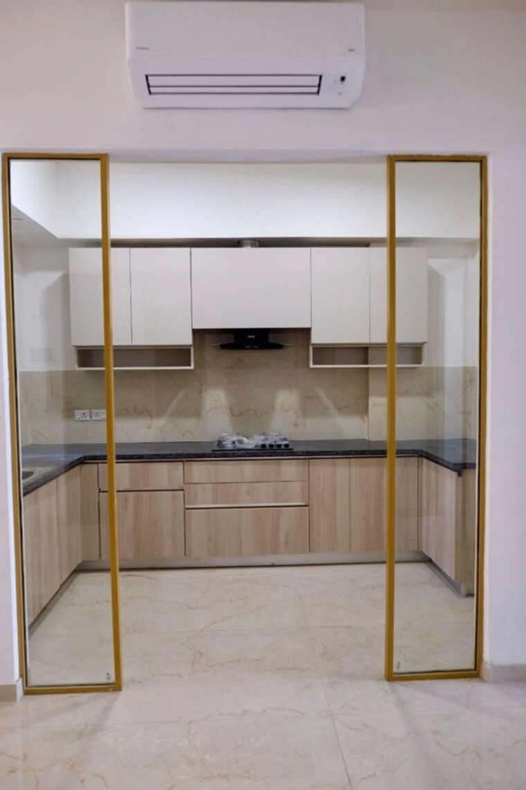 Bathroom, smart-world-orchard 3 Bedroom 1625 Sq.Ft. Apartment In Sector 61 Gurgaon 10638497