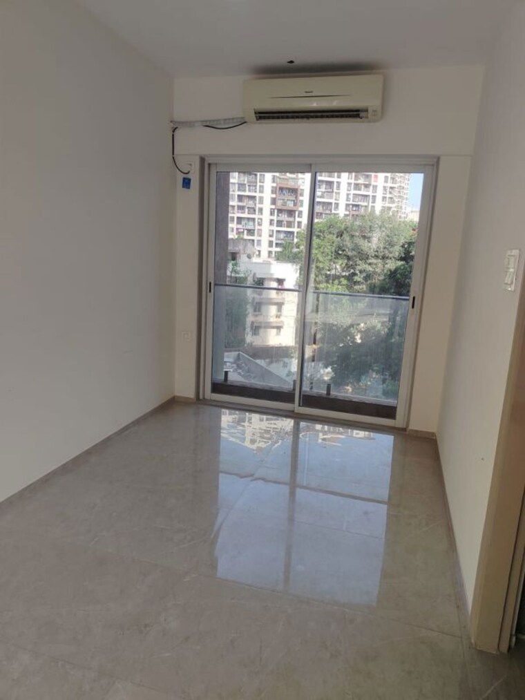 Room, neelkanth-lake-view 3 Bedroom 1200 Sq.Ft. Apartment In Pokhran Road No Two Thane 10638504