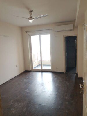 Room in 3 BHK Apartment at Supertech Araville, Sector 79 – for Rent