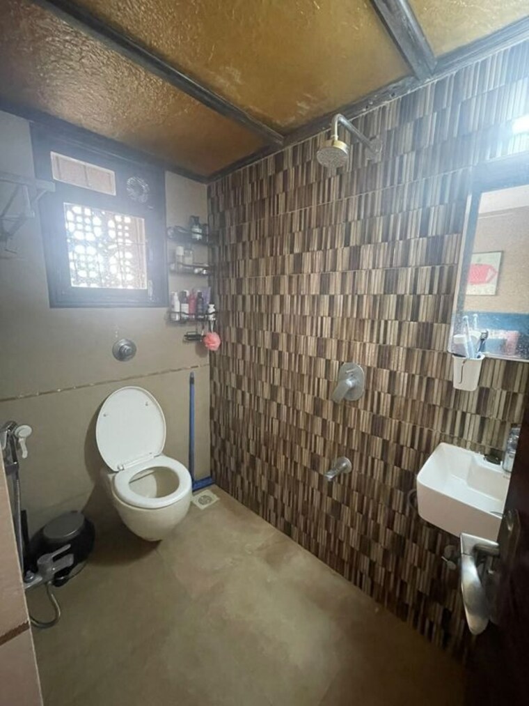 Bathroom, bandra west 2 Bedroom 700 Sq.Ft. Apartment In Bandra West Mumbai 10638515