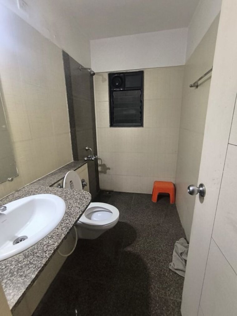 Bathroom, kalpataru-estate-phase-2-building-5-and-6-society 3 Bedroom 1100 Sq.Ft. Apartment In Pimple Gurav Pune 10638514