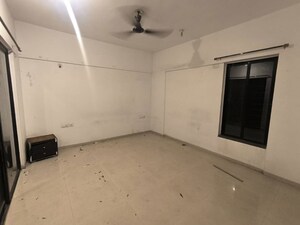 Room in 3 BHK Apartment at Kalpataru Estate Phase 2 Building 5 And 6 Society, Pimple Gurav – for Rent