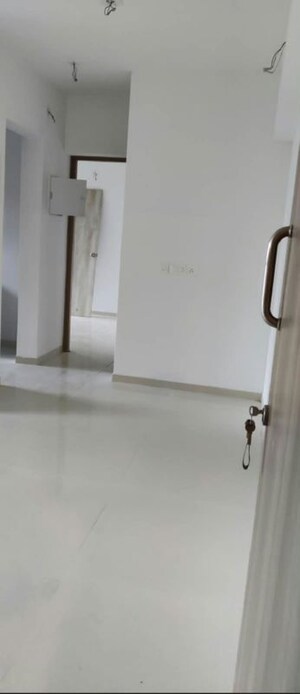 Room in 1.5 BHK Apartment at Lodha Upper Thane, Anjur – for Sale