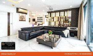 Living Room in 5 BHK Apartment at Oberoi Exquisite Goregaon, Goregaon East – for Sale