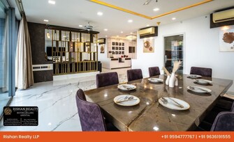 5 BHK 3000 Sq.Ft. Apartment in Oberoi Exquisite Goregaon