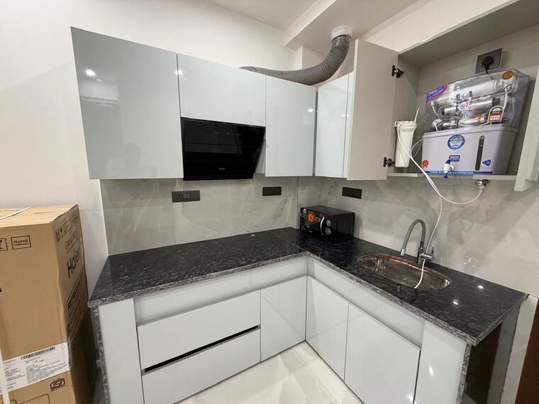 Kitchen, dlf-oakwood-estate 4 Bedroom 4000 Sq.Ft. Builder Floor In Dlf Phase ii Gurgaon 10638530