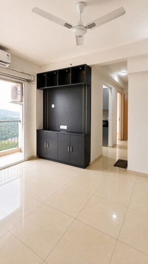 Room in 3 BHK Apartment at Godrej Emerald, Ghodbunder Road – for Rent