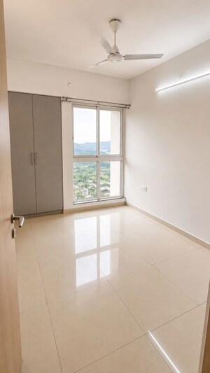 Room in 3 BHK Apartment at Godrej Emerald, Ghodbunder Road – for Rent