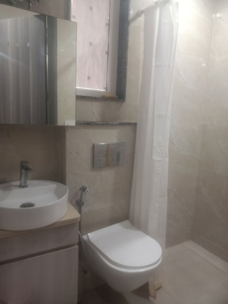 Bathroom, vasant kunj enclave 4 Bedroom 1350 Sq.Ft. Builder Floor In Vasant Kunj Enclave Delhi 10638569