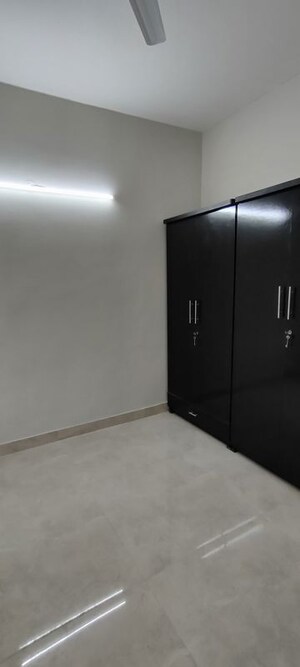 Room in 3 BHK Apartment at Signature Global City 81, Sector 81 – for Rent