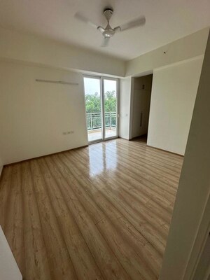 Room in 3 BHK Apartment at Sobha City Gurgaon, Sector 108 – for Rent