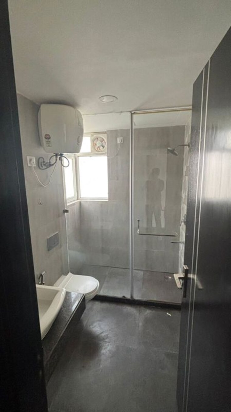 Bathroom, microtek-greenburg 3 Bedroom 1895 Sq.Ft. Apartment In Sector 86 Gurgaon 10638618