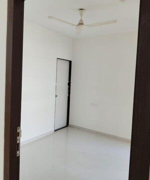 1 BHK Apartment For Rent in Chandak Nishchay, Borivali East