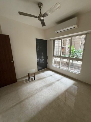 Room in 2 BHK Apartment at Lodha Amara, Kolshet Road – for Rent