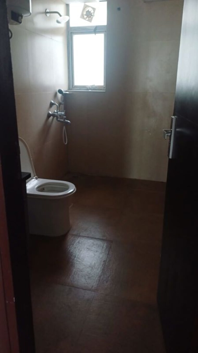 Bathroom, govind vihar 3 Bedroom 1800 Sq.Ft. Apartment In Govind Vihar Dehradun 10638698