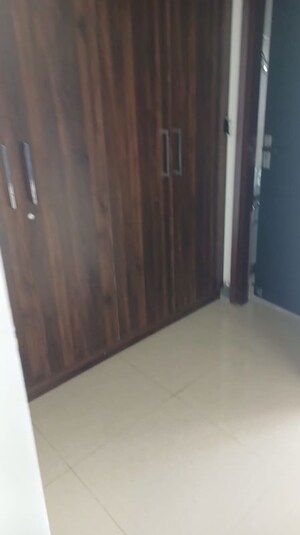 Room in 3 BHK Apartment at Govind Vihar – for Rent
