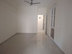 Room in 2.5 BHK Apartment at Conscient Habitat 102, Sector 102 – for Rent