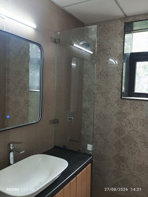 Bathroom in 3 BHK Apartment at Signature Global City 63A, Sector 63a – for Rent