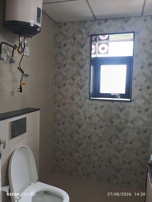 Bathroom in 3 BHK Apartment at Signature Global City 63A, Sector 63a – for Rent