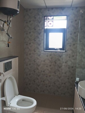 Bathroom in 3 BHK Apartment at Signature Global City 63A, Sector 63a – for Rent