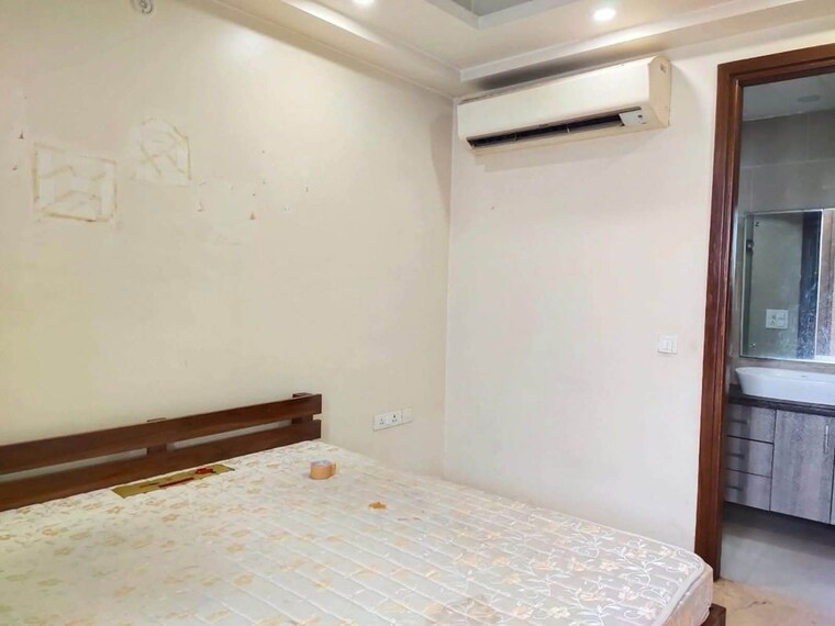 Room, chittaranjan park 3 Bedroom 165 Sq.Yd. Builder Floor In Chittaranjan Park Delhi 10638722