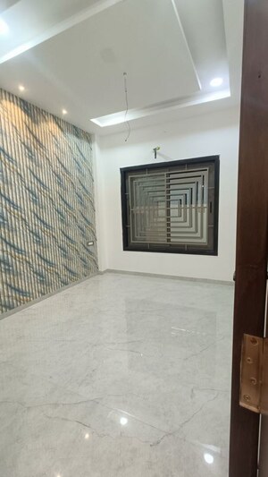 Room in 3 BHK Villa at Nipania – for Sale