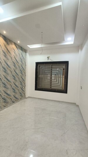 Room in 3 BHK Villa at Nipania – for Sale