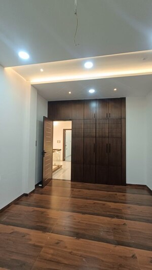 Room in 3 BHK Villa at Nipania – for Sale