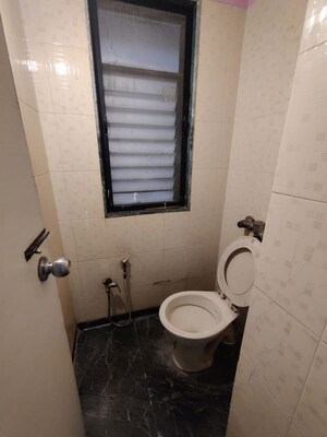 Bathroom in 1 BHK Apartment at Santacruz East – for Rent