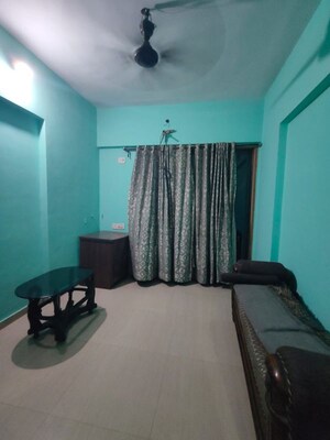 Team Area in 2 BHK Apartment at Dosti Group Maitri Vatika, Kalwa – for Rent